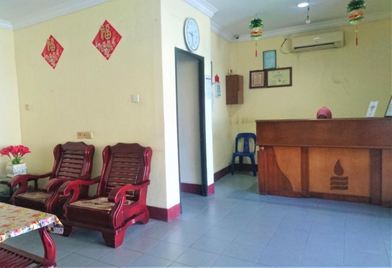 Hotel Pelita Terang Nagoya Buitenkant foto