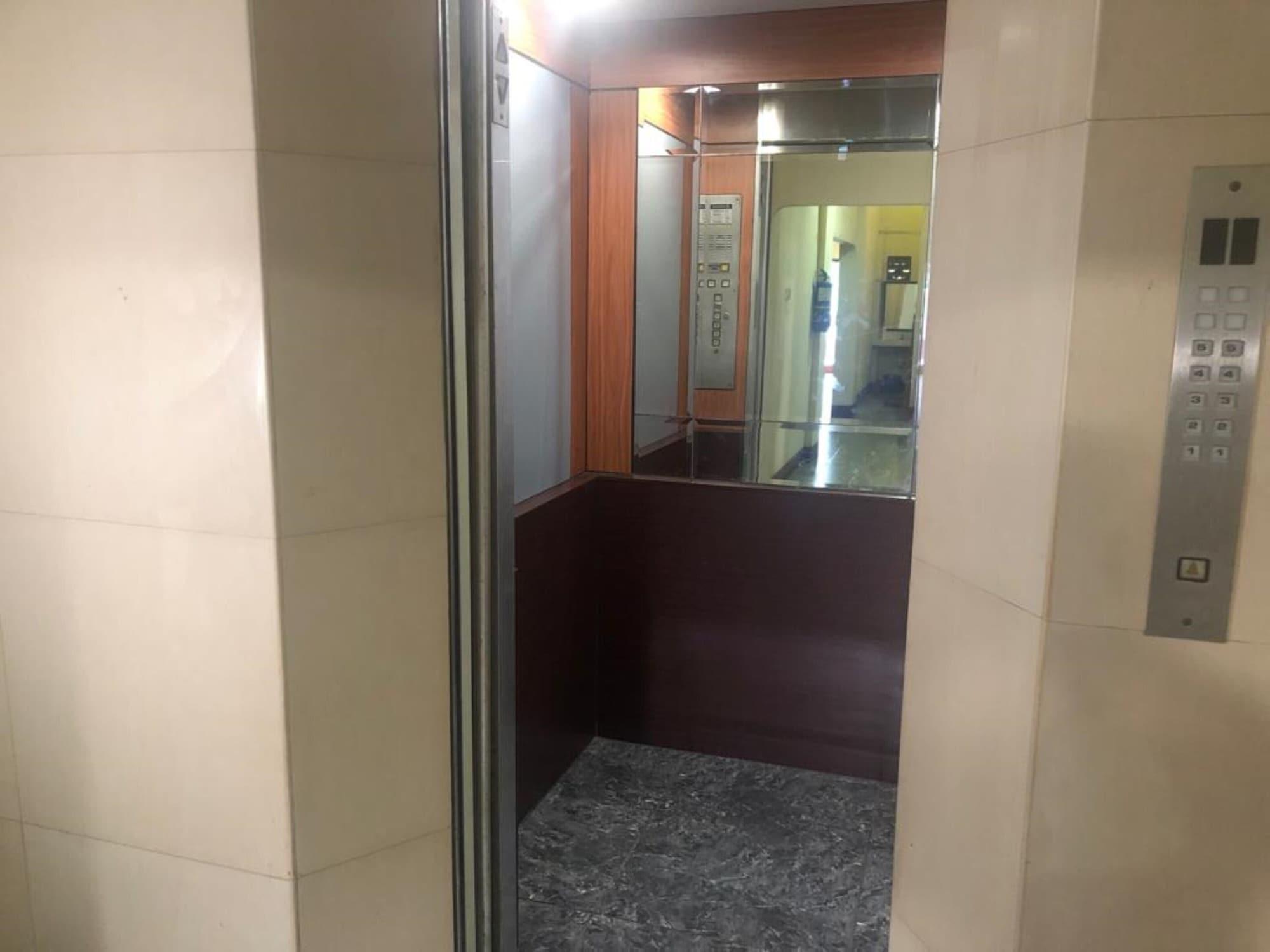 Hotel Pelita Terang Nagoya Buitenkant foto