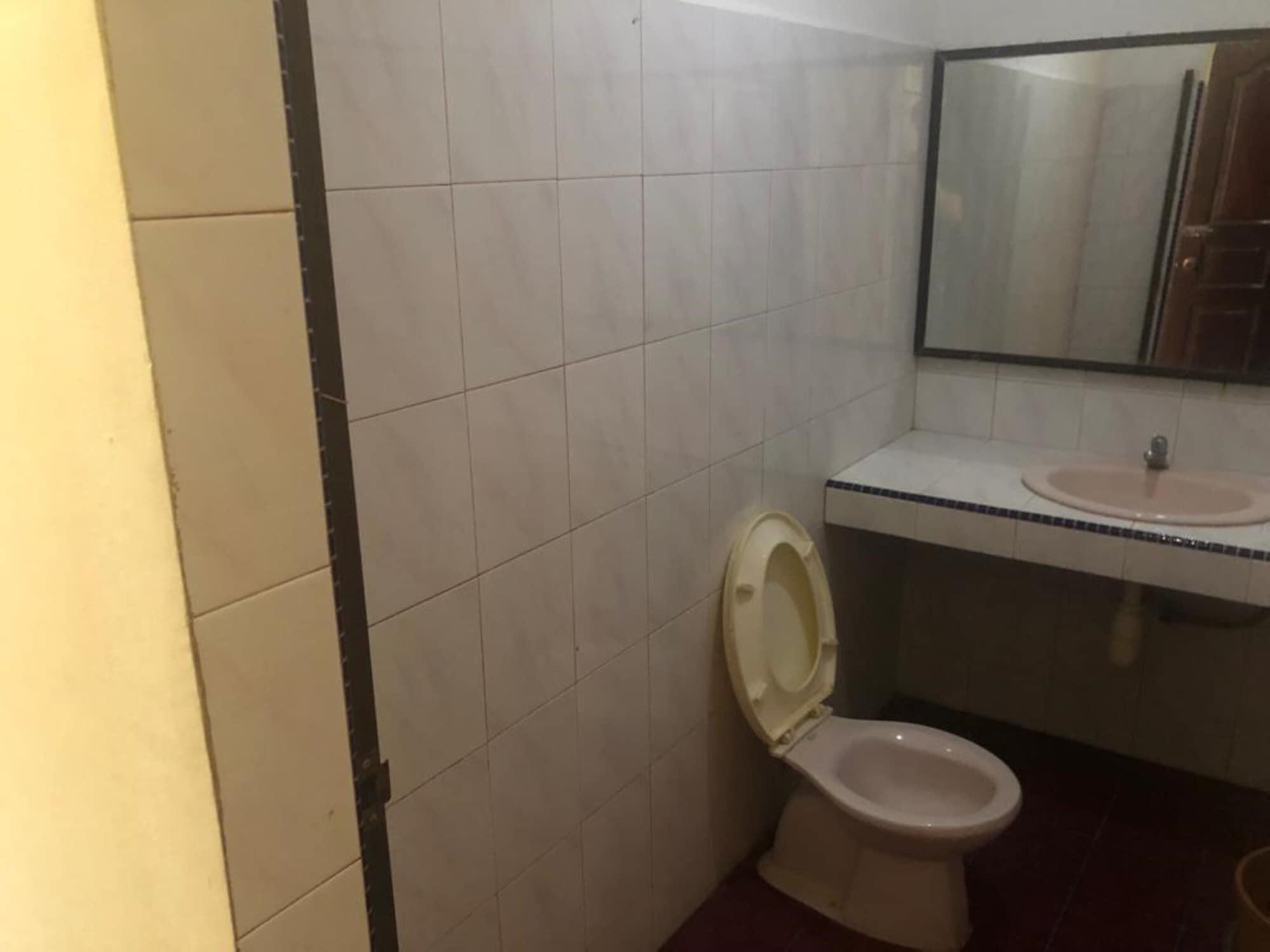 Hotel Pelita Terang Nagoya Buitenkant foto