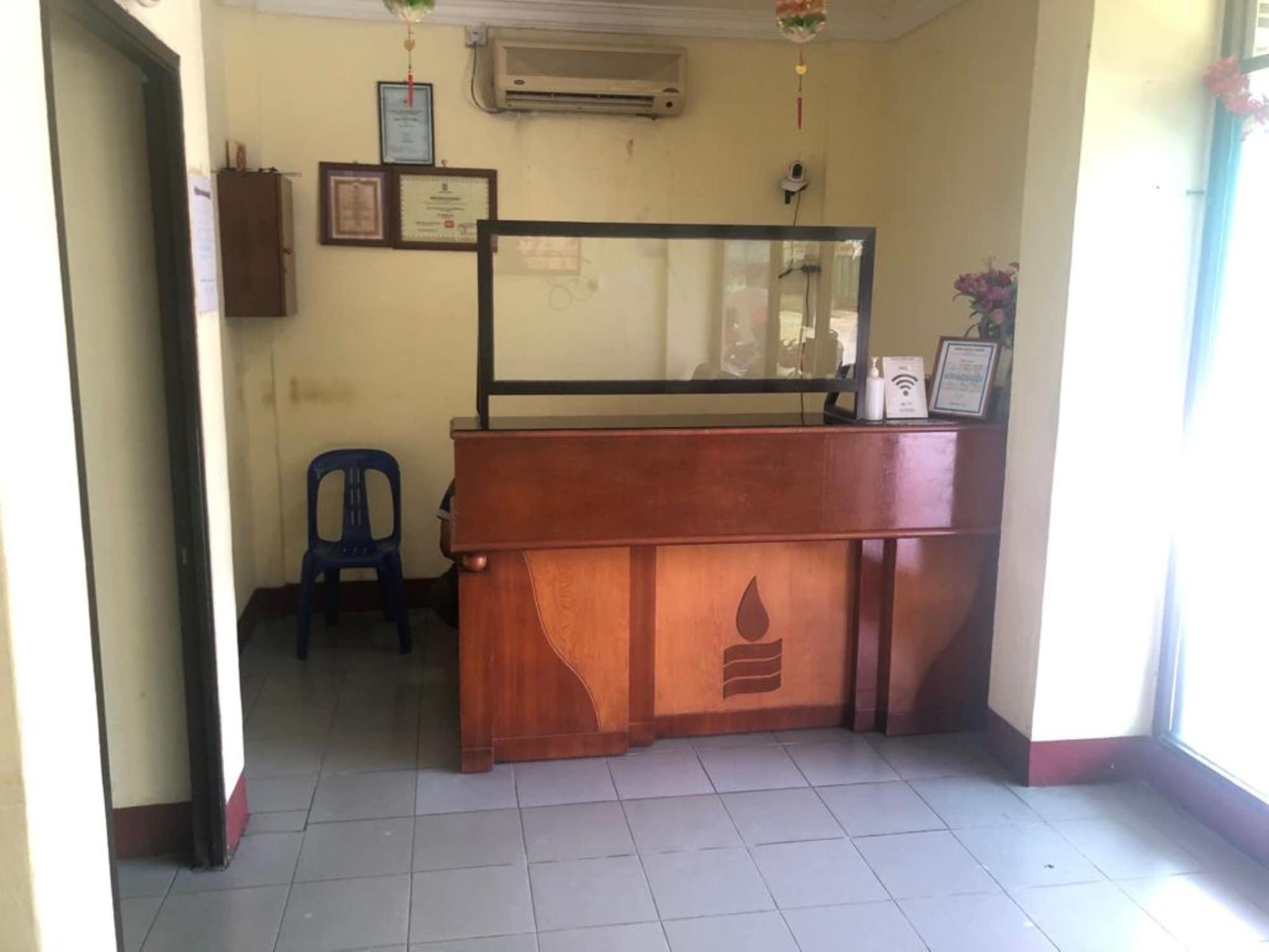 Hotel Pelita Terang Nagoya Buitenkant foto