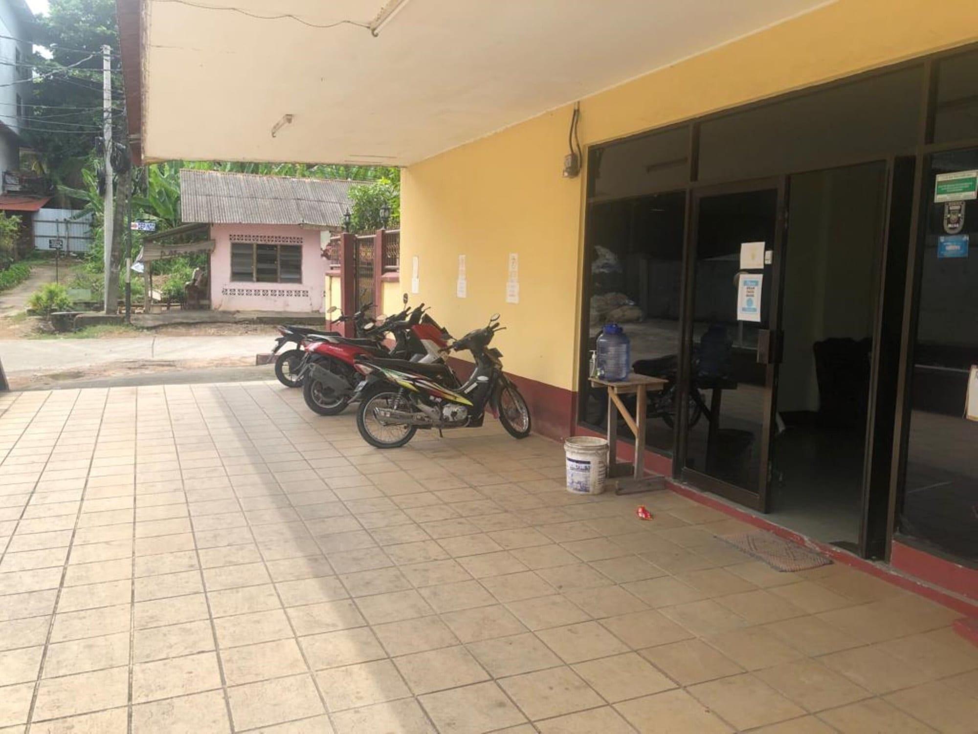 Hotel Pelita Terang Nagoya Buitenkant foto